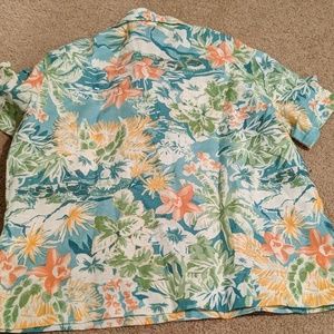 Reformation Tops - Reformation Holiday Shirt in Hawaiian Print Reformation Tops - Reformation Holiday Shirt in Hawaiian Print